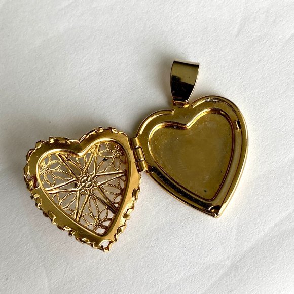 Vintage Gold Heart Locket with Rhinestone - Picture 3 of 9